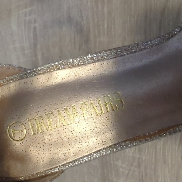 Dream Pairs Gold Chunky Heels - Picture 3 of 10